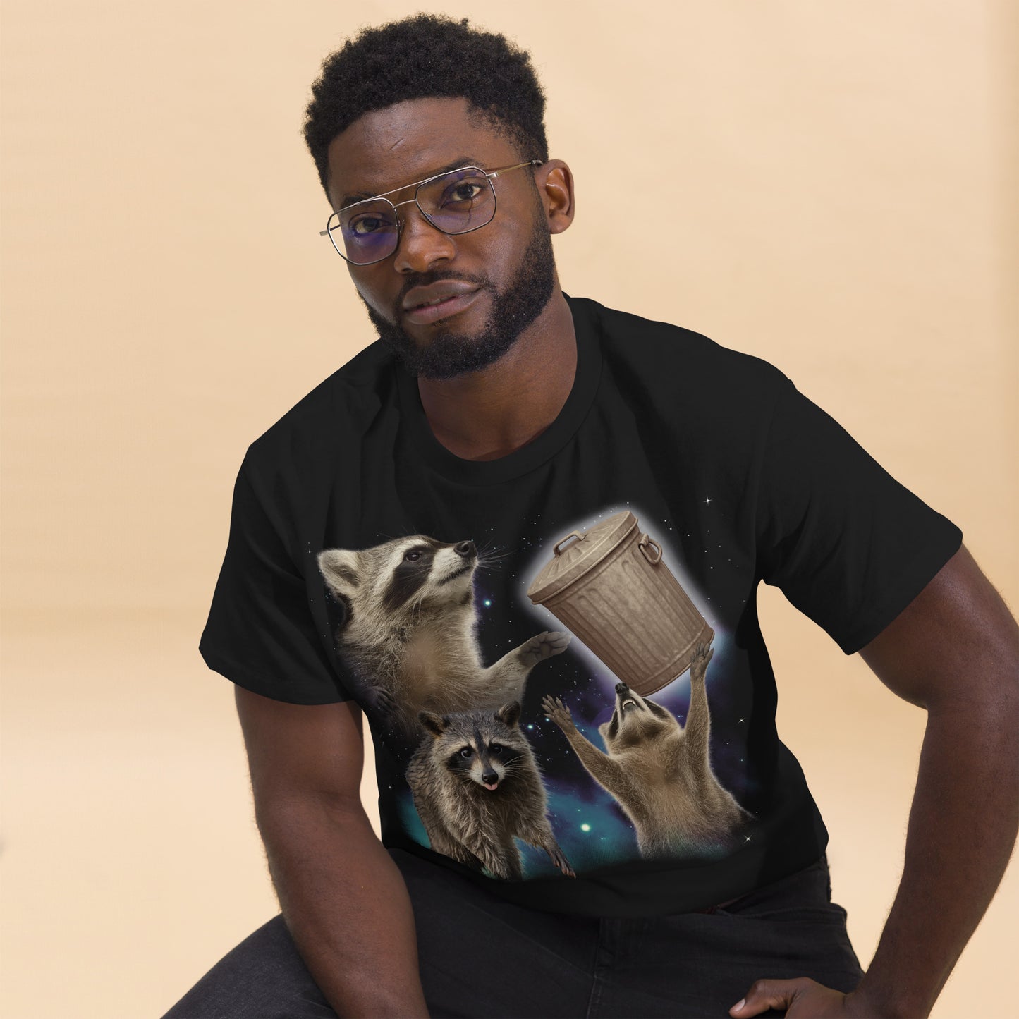 Model wearing a funny raccoon t-shirt